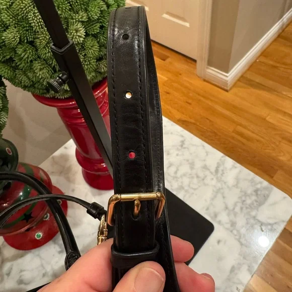 Coach - Zoe Carrycall - Black Leather and Signature Monogram Nice Condition 2019 - Picture 9 of 12